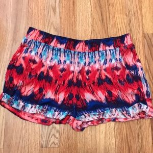Tie dye shorts w/ pockets